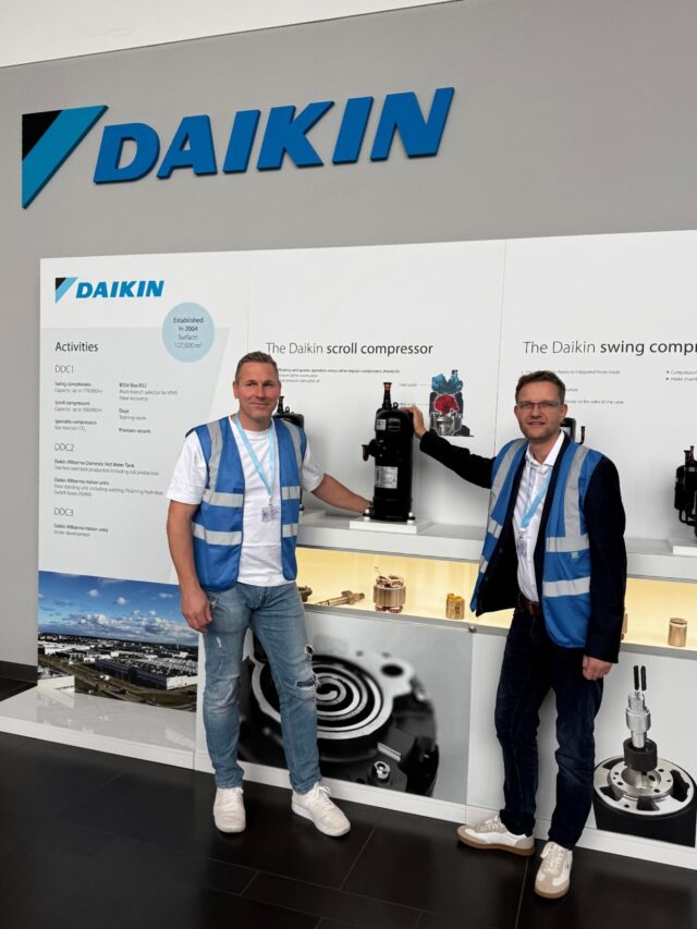 Fortbildung abgeschlossen. ✅Als Daikin Service-Partner bleiben wir am Puls der Zeit.Wir frischen unser Wissen auf, beobachten Entwicklungen und testen neue Lösungen. Für dich heißt das: effiziente Anlagen nach aktuellen Standards, saubere Montage und schneller Service.#daikin #servicepartner #shk #klimatechnik #wärmepumpe