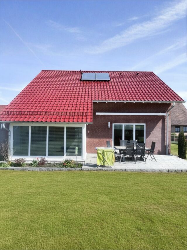 🔄 Vom alten Heizsystem zum smarten EnergiesystemBei diesem Einfamilienhaus wurde das bisherige Gas-Brennwertgerät mit Solarthermie durch eine moderne Gesamtlösung von Viessmann ersetzt.Heute arbeiten Wärmepumpe, PV-Anlage, Batteriespeicher und Wallbox über ein gemeinsames Energiemanagement zusammen. So kann der selbst erzeugte Strom möglichst effizient im Haus genutzt werden, zum Heizen, für den Haushalt und zum Laden des E-Autos.Planung, Umbau und Einbindung der einzelnen Komponenten haben wir komplett übernommen.Du möchtest dein Zuhause ebenfalls energieeffizient modernisieren? Wir beraten dich gern.📞 0151 11527489
🌐 www.larsschenk.de#wärmepumpe #photovoltaik #eichsfeld